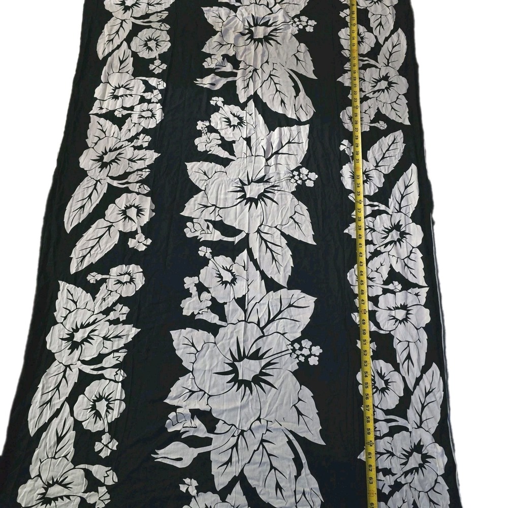 NWT‎ Casual Movements Black & White Hibiscus Sarong 100% Rayon Beach Wrap 70"